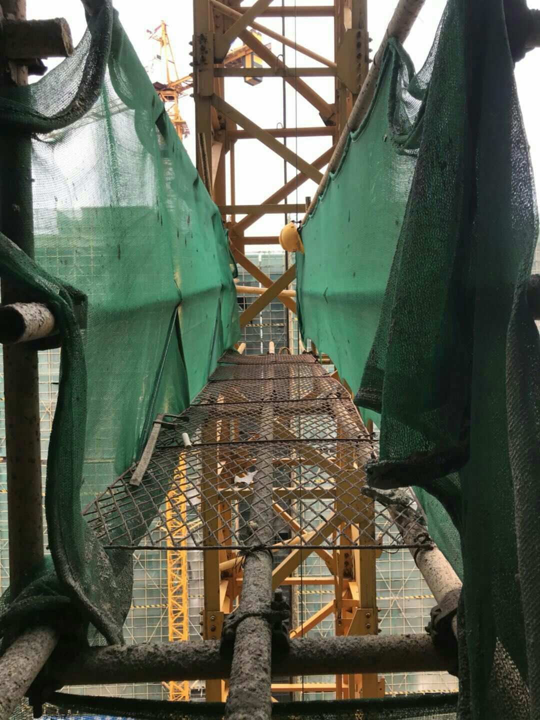 亨通.海秀花园塔吊货梯整改