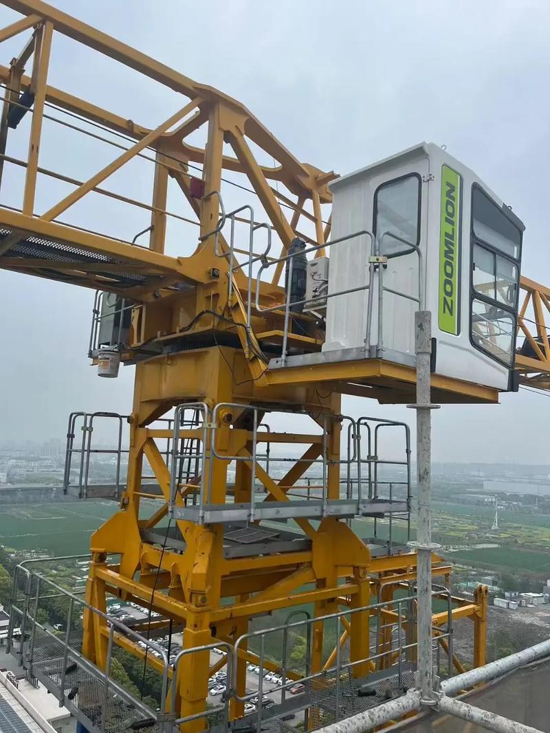 中联重科 7530 和 8022 塔吊