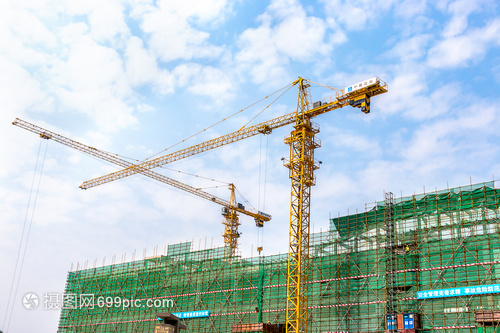 城市建设中的关键设备 塔吊的重要性与安全管理