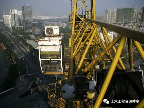 烂尾楼工地上的塔吊,为什么没人拆走